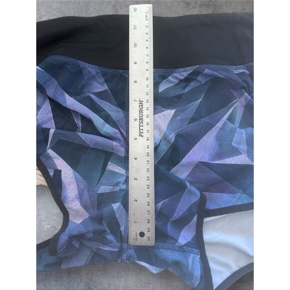 Lululemon Run Times Short 4-way Stretch 4in
Pretty Prism Multi Black Wmns Sz 12 - Picture 9 of 10